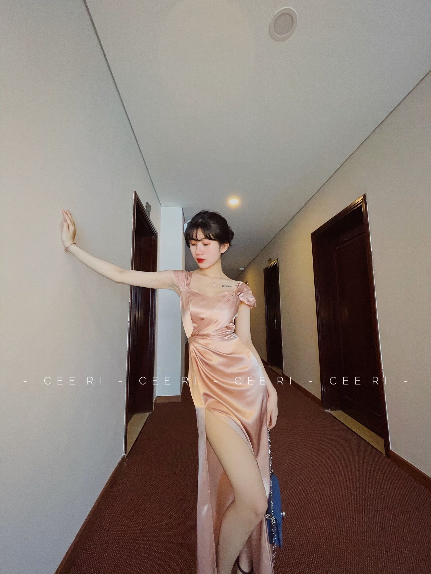 ẢNH THẬT ĐỘC QUYỀN SHOP CEERI- Mẫu lụa dạ hội nude