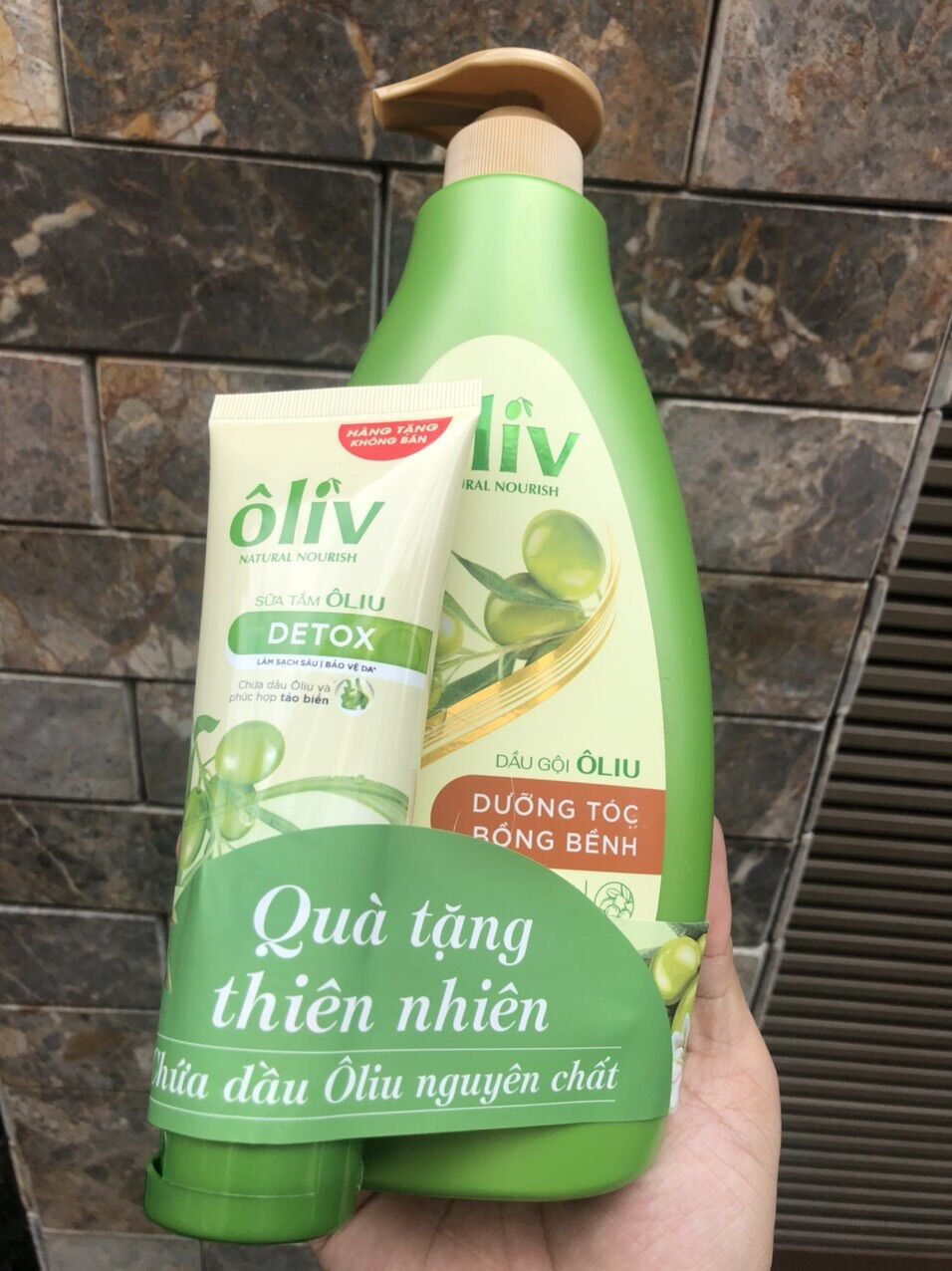 Dầu Gội Oliv 650ml Giúp Tóc Chắc Khoẻ Bồng Bềnh