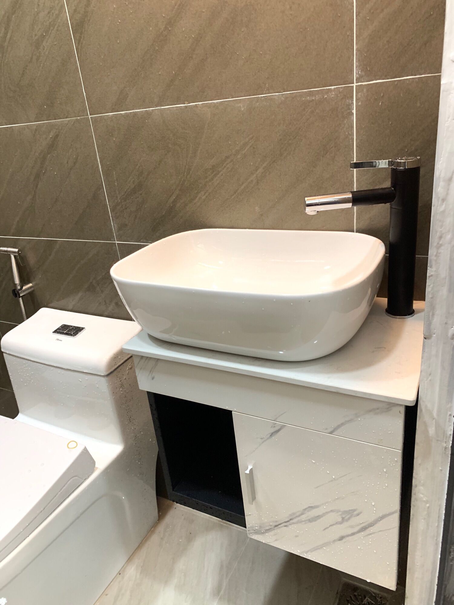 Chậu Lavabo Rửa Mặt đặt bàn ( chữ nhật 40x32 , viền mỏng, dáng bo cạnh)