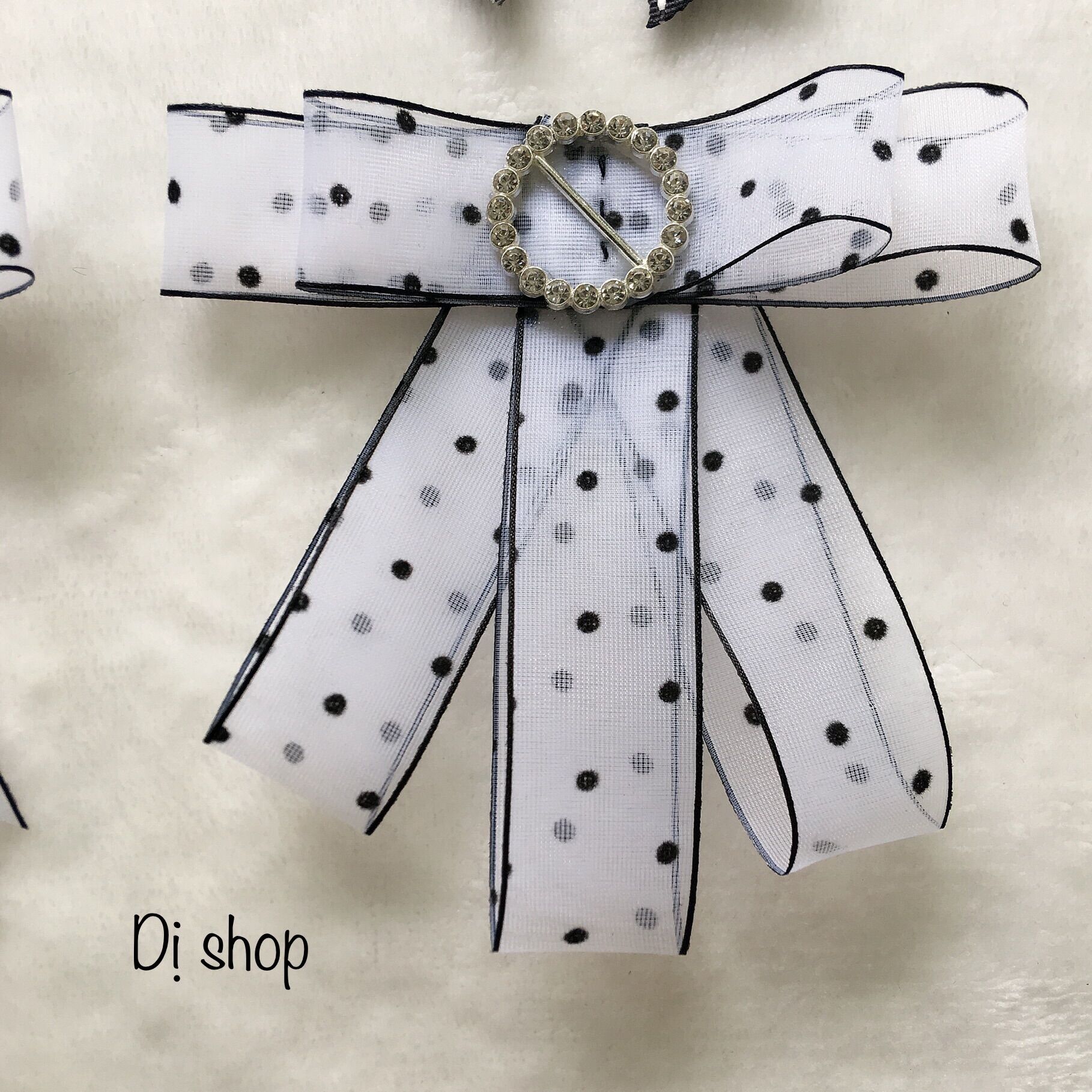 (NC010) NƠ CÀI ÁO ĐEN CÓ ĐẾ CÀI SIZE TẦM 12cm