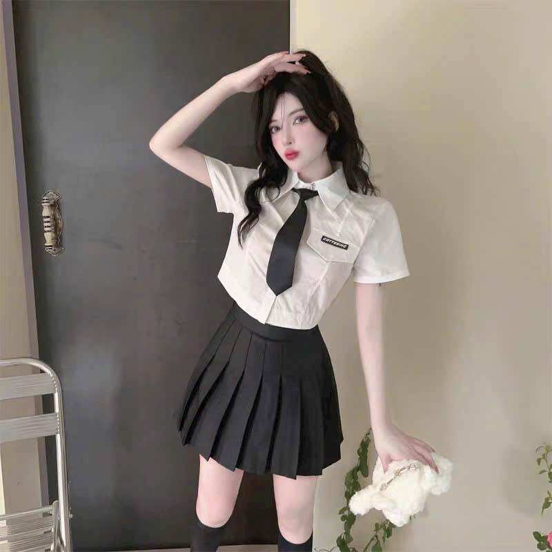 Áo Sơ Mi Croptop Thêu Kèm Cà Vạt