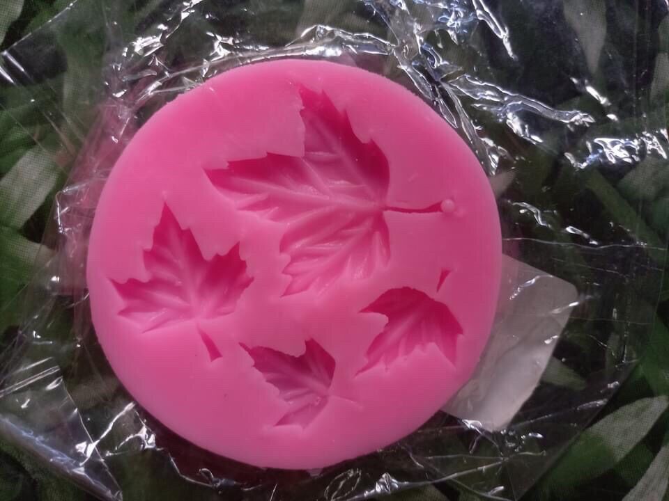 Khuôn silicon lá phong