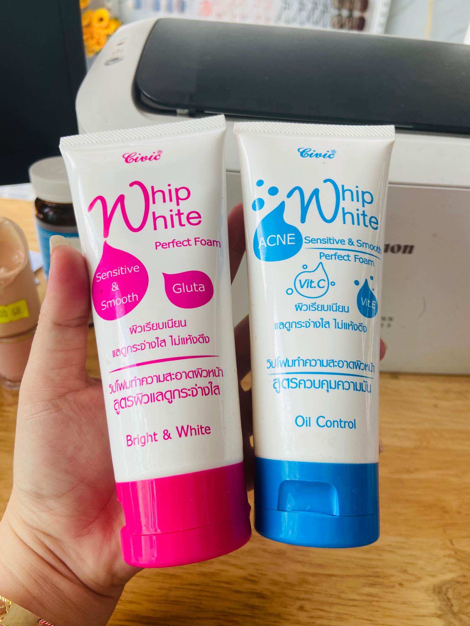 Sữa rửa mặt whip white