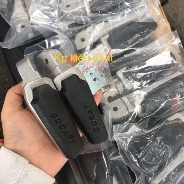 Gác chân Ducati Honda Yamaha Đen Và Bạc