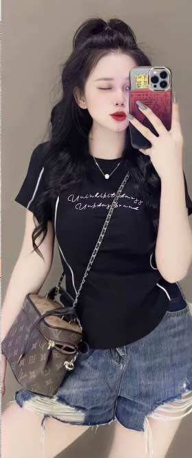 Áo thun nữ  cổ tròn tay ngắn