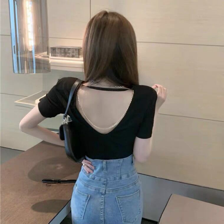 Áo Croptop cổ tròn lưng tim