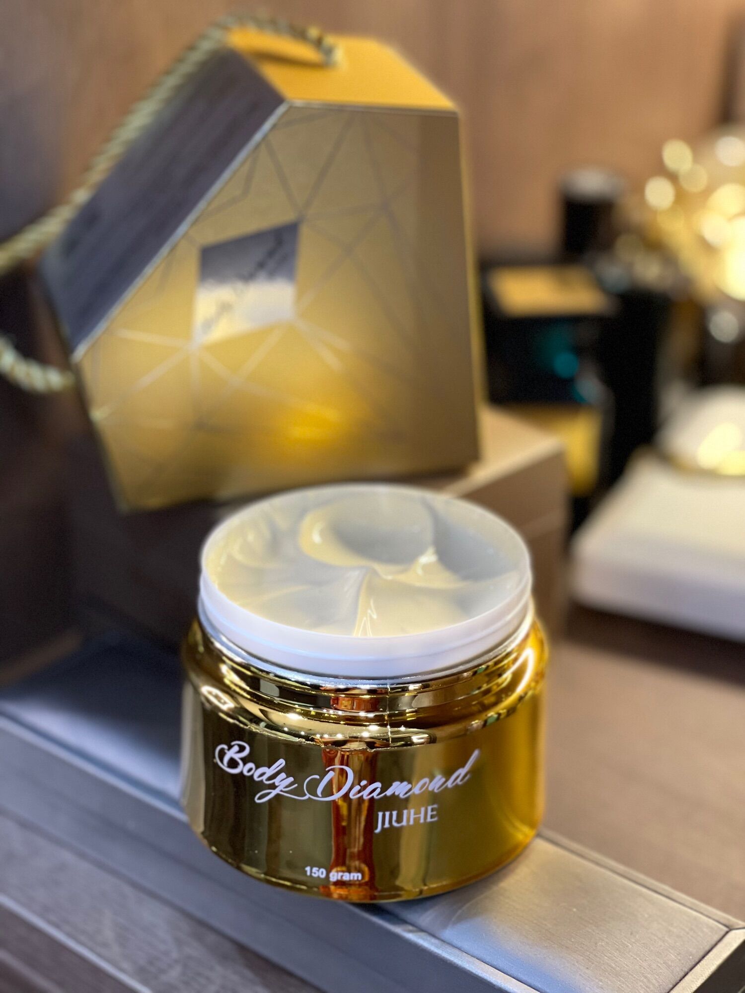 KEM BODY DIAMOND JIUHE THANH TÔ - KEM BODY KIM CƯƠNG JIUHE THANH TÔ