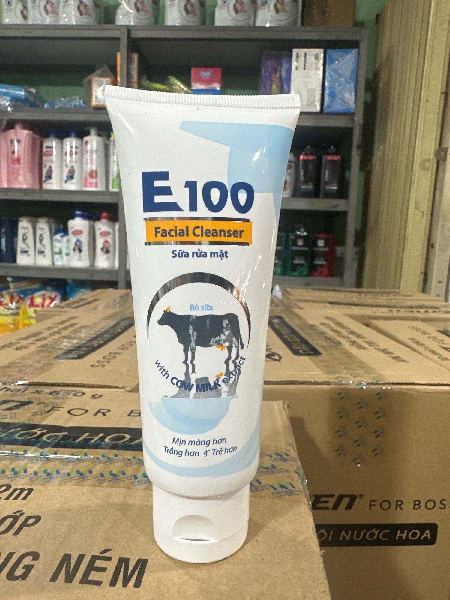 Sữa rửa mặt e100 bò sữa chai 80g