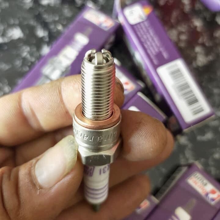 Bugi Uma bạch kim 3 chấu cho ex150/ex135