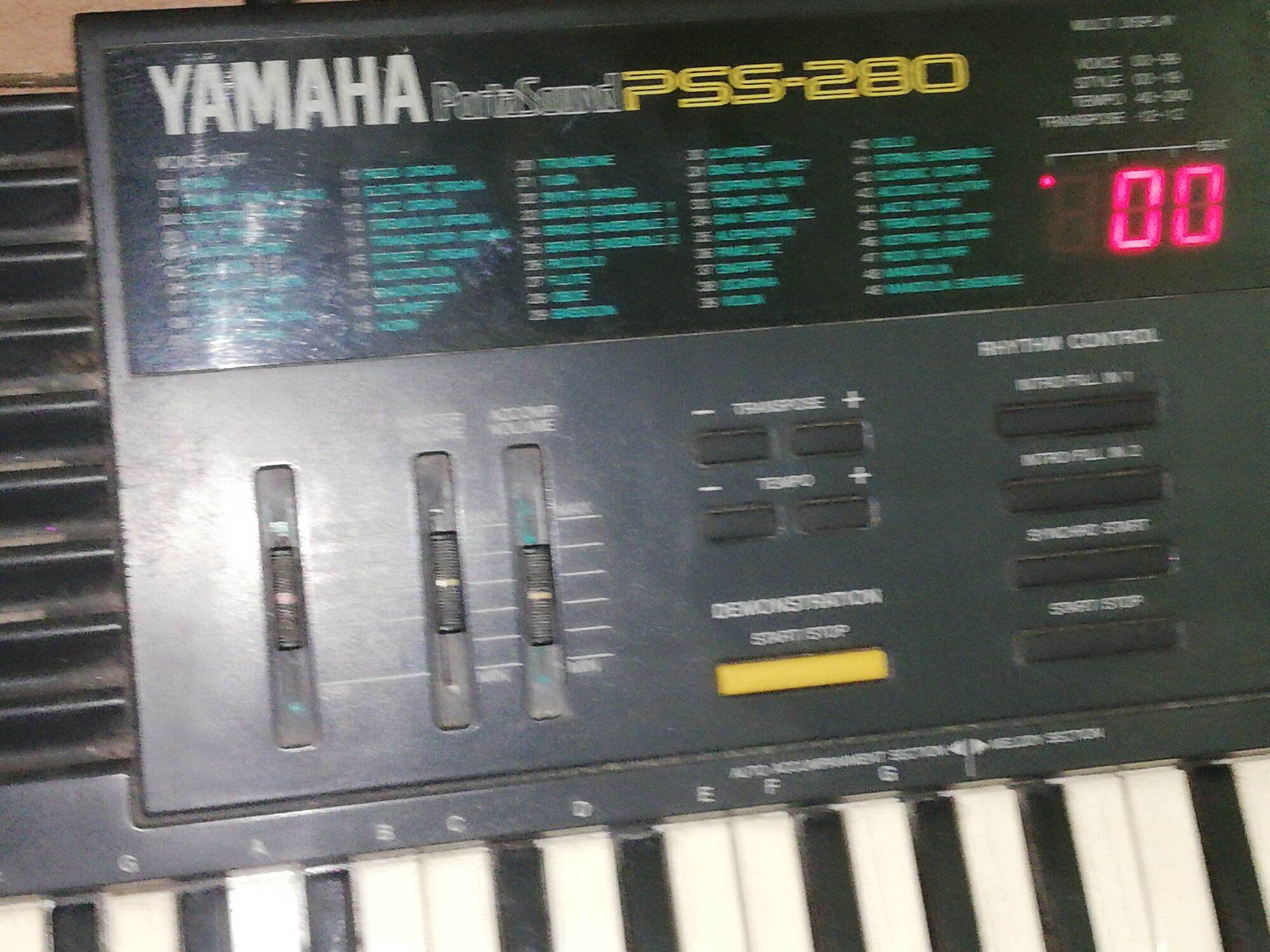 đàn organ Yamaha Pss 280