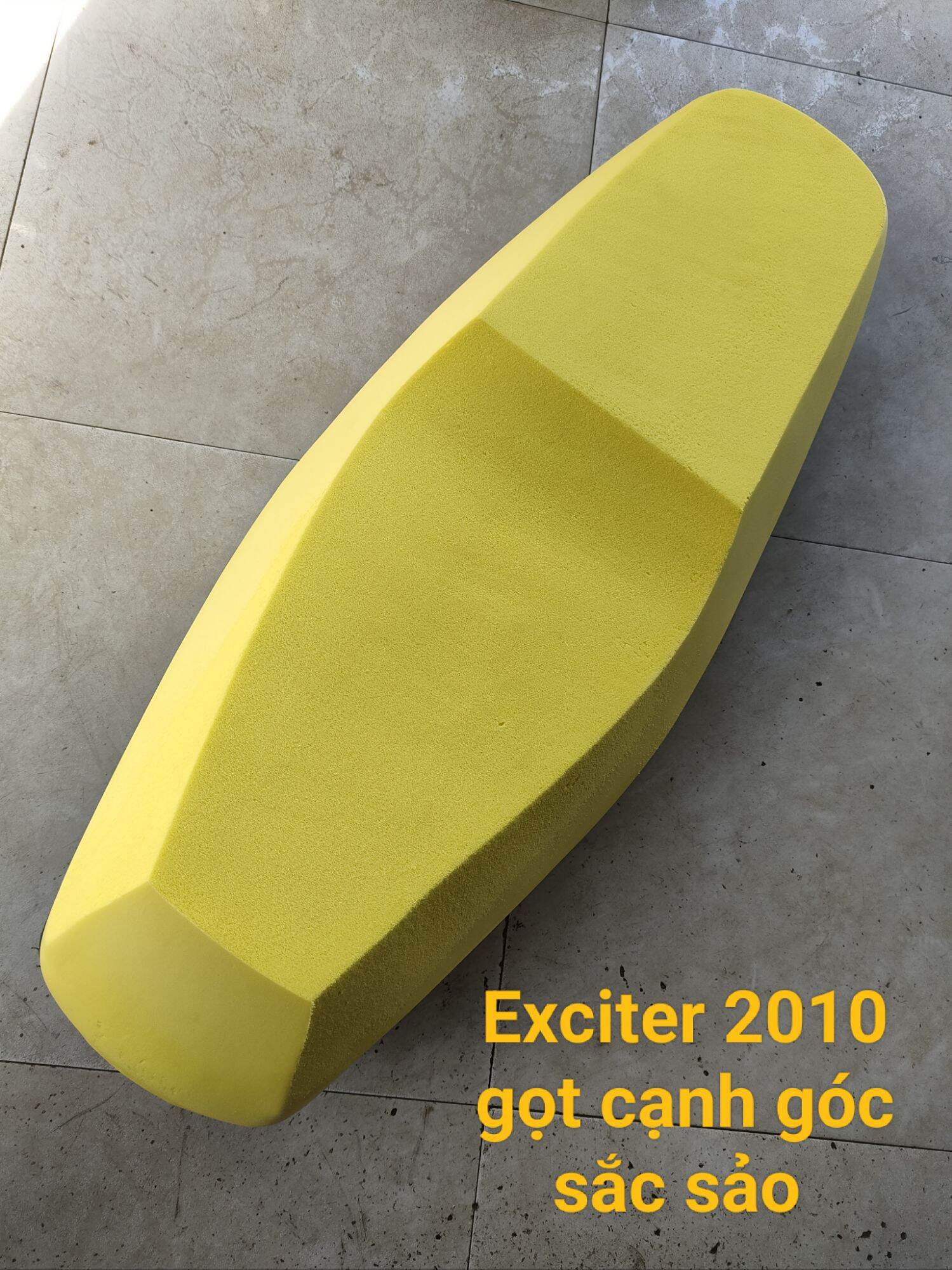 Nệm Liên Á Yên Xe Exciter 135cc (4 số - 5 số) gọt cạnh góc sắc sảo loại tốt