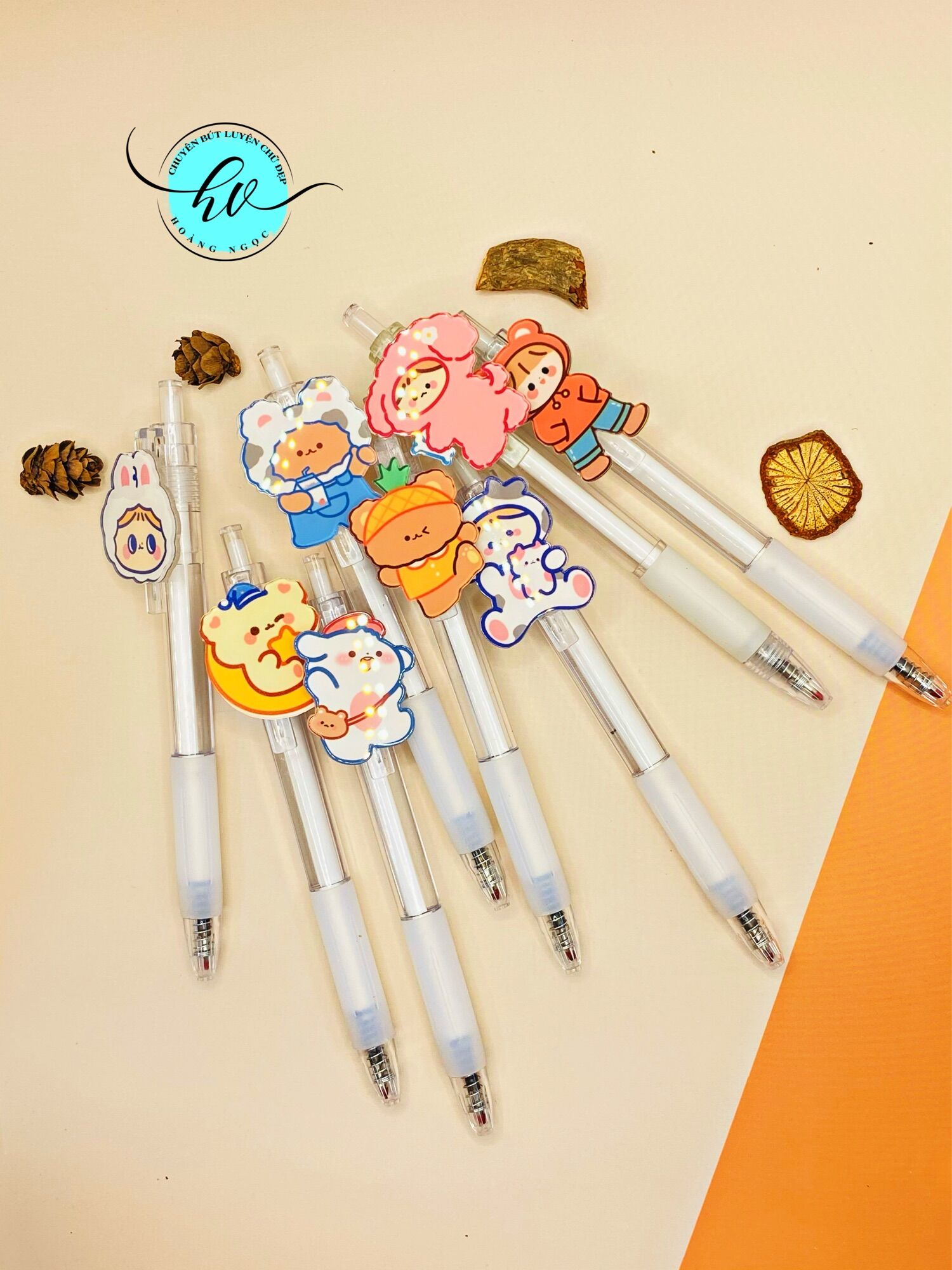 Bút bi đen hình chibi
