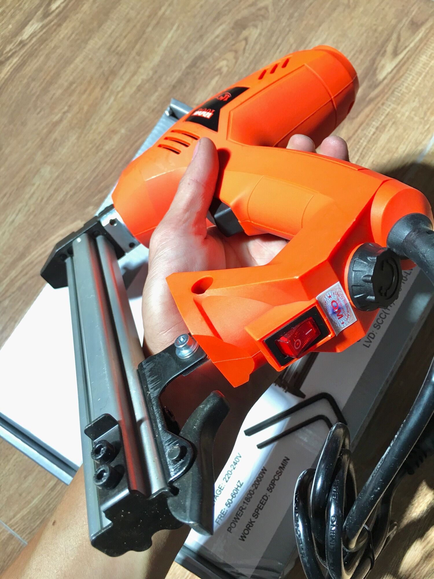 Máy bắn đinh bê tông ST18 đùng điện