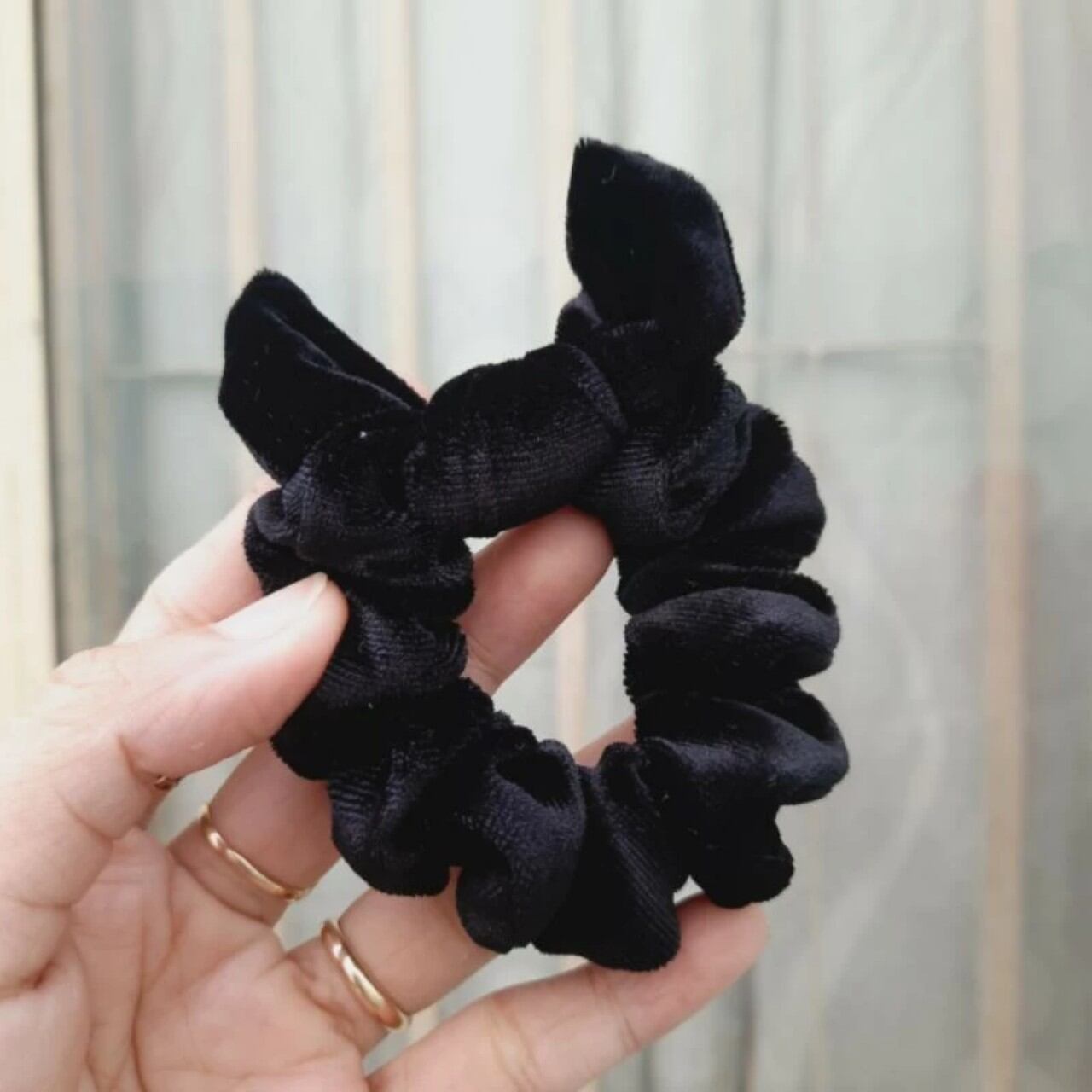 Cột tóc vải nhung tai thỏ dễ thương
