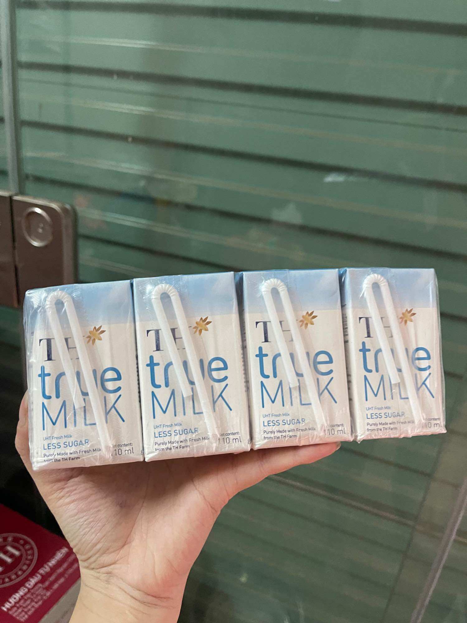 Lốc 4 hộp sữa TH truemilk 110ml các vị