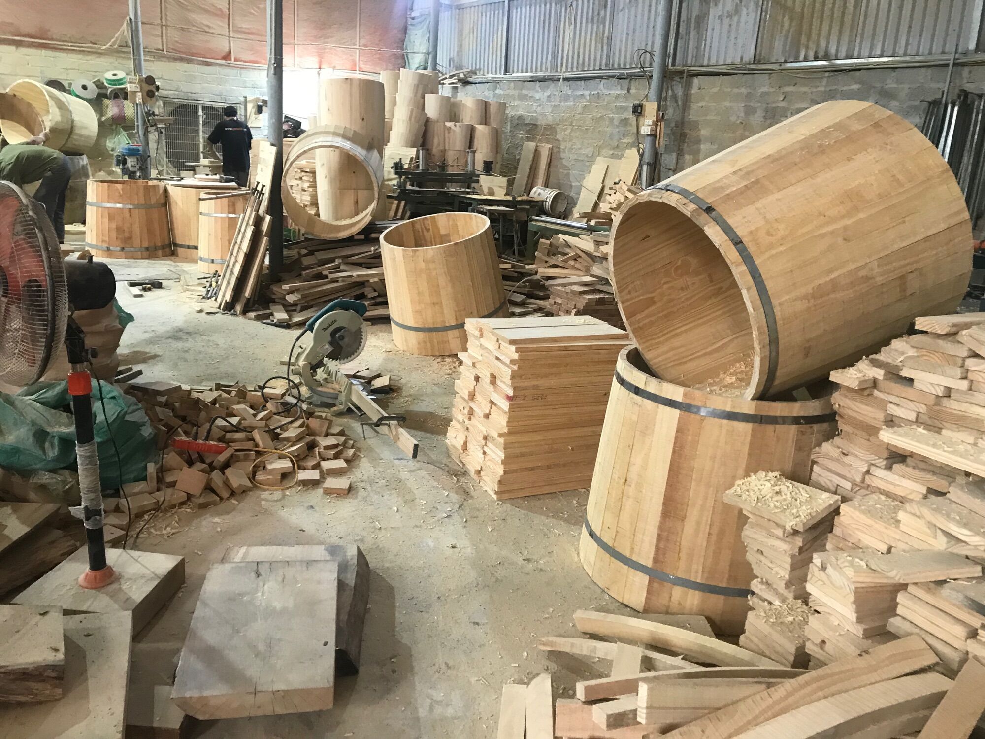 Bồn tắm tròn gỗ thông nhập cao cấp(cam kết chất lượng)