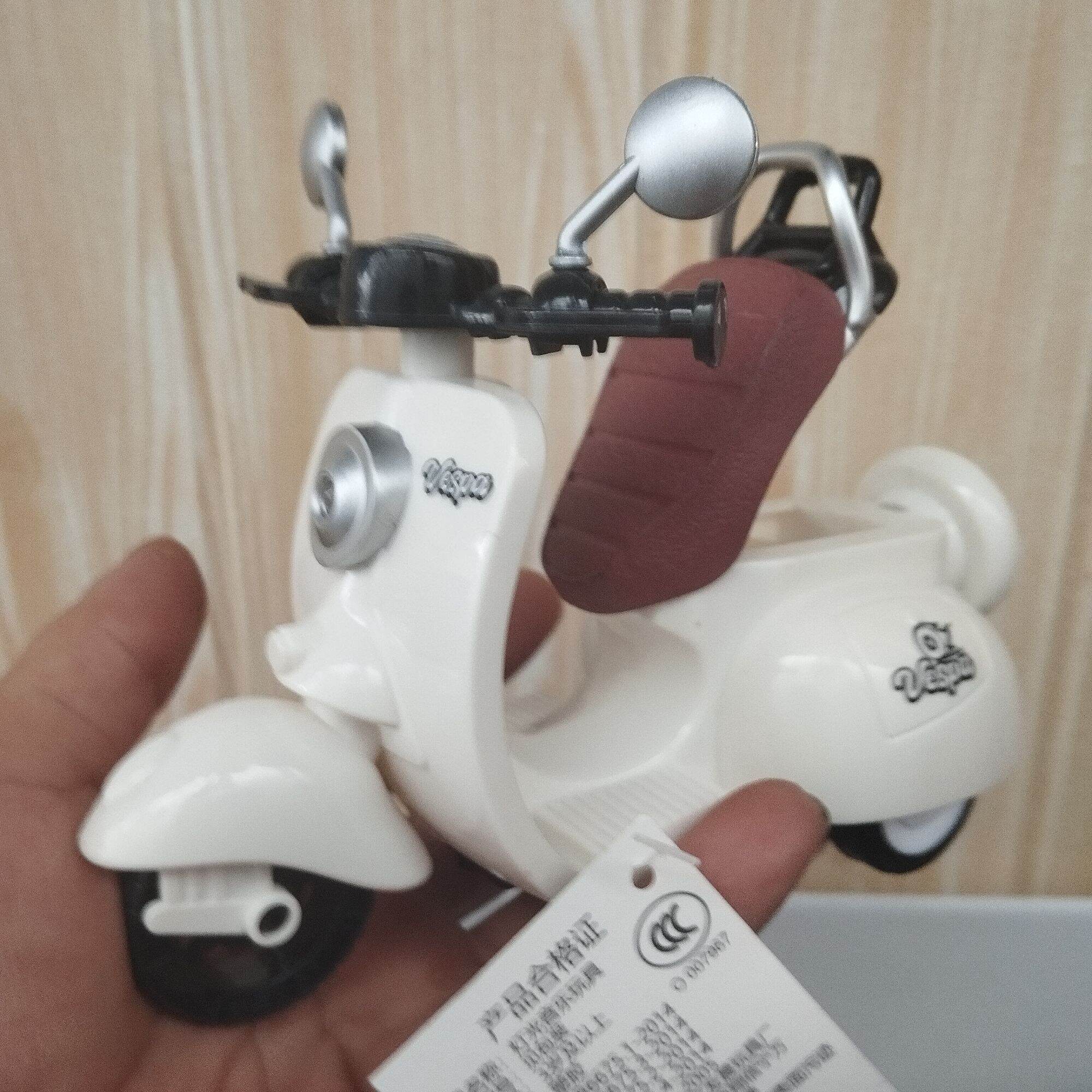 Mô hình đồ chơi xe vespa âm thanh đèn tỉ lệ 1:12