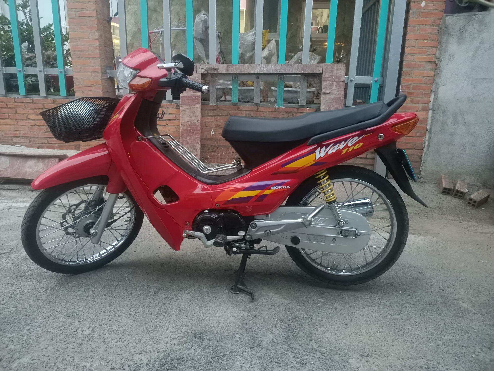  Dàn áo xe wave 110 màu đỏ tưoi màu mới lạ tặng pha đèn đèn lái xi nhanh ốc và tem như hình mẫu đăng😍 