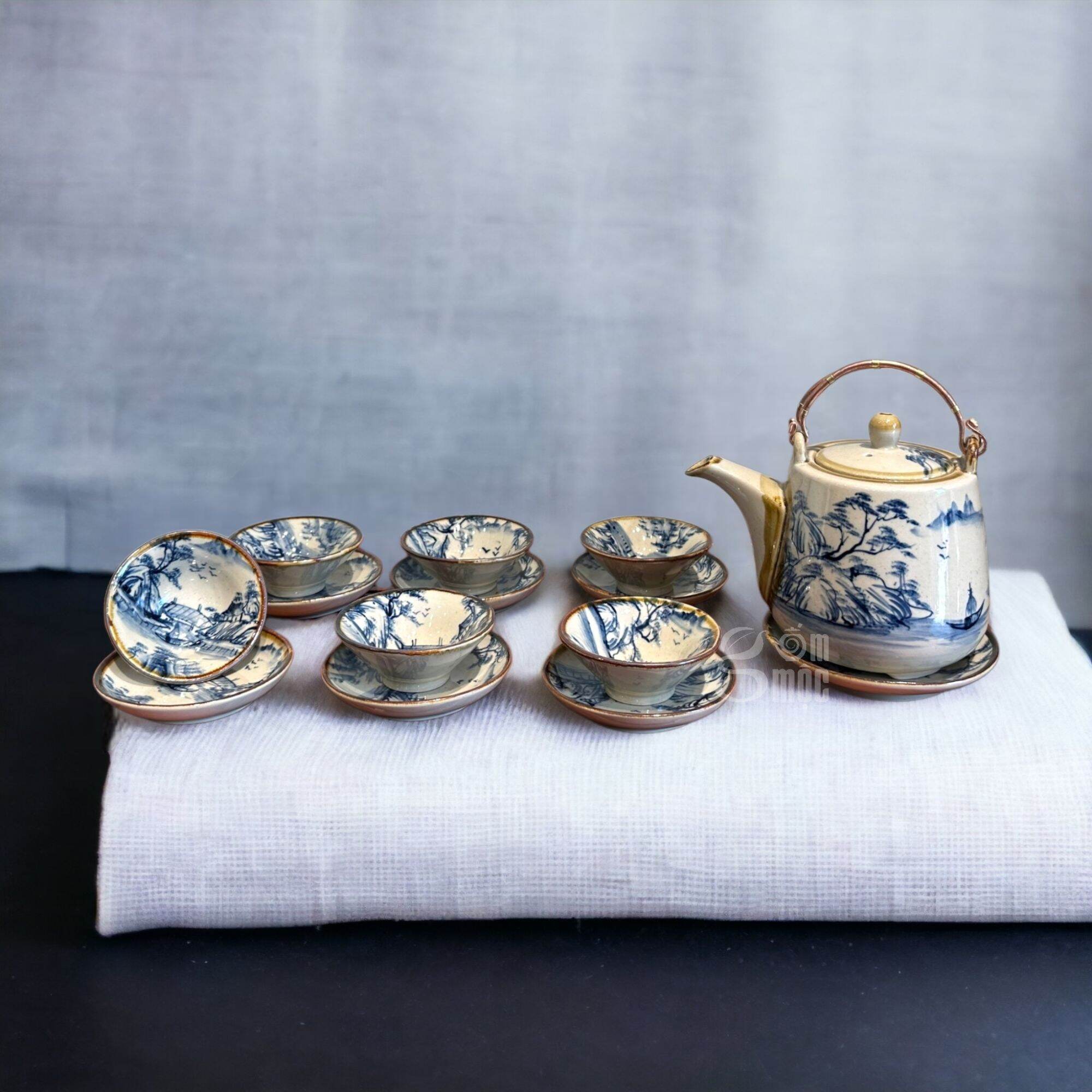 Bộ ấm chén Sơn thủy hữu tình, vẽ tay, gốm Bát Tràng