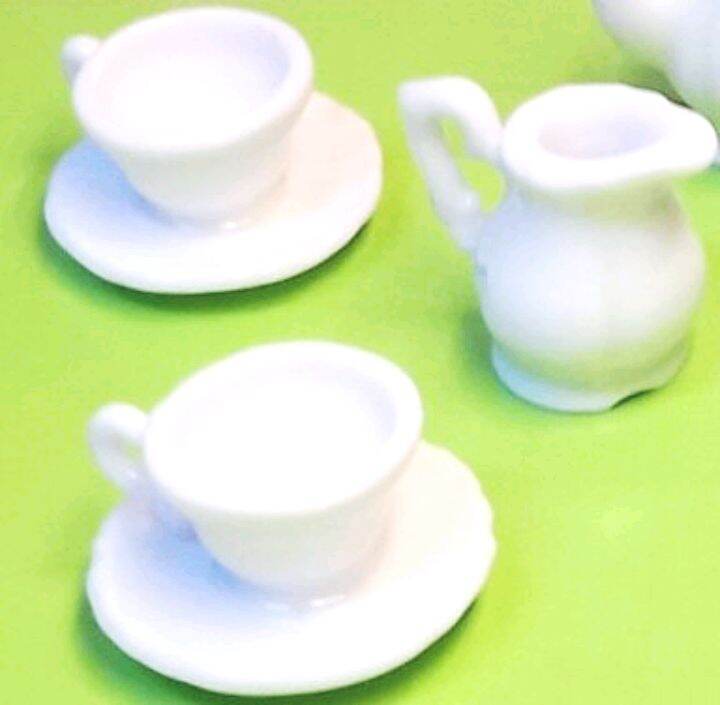 Bộ trà lưu niệm bằng sứ thủ công