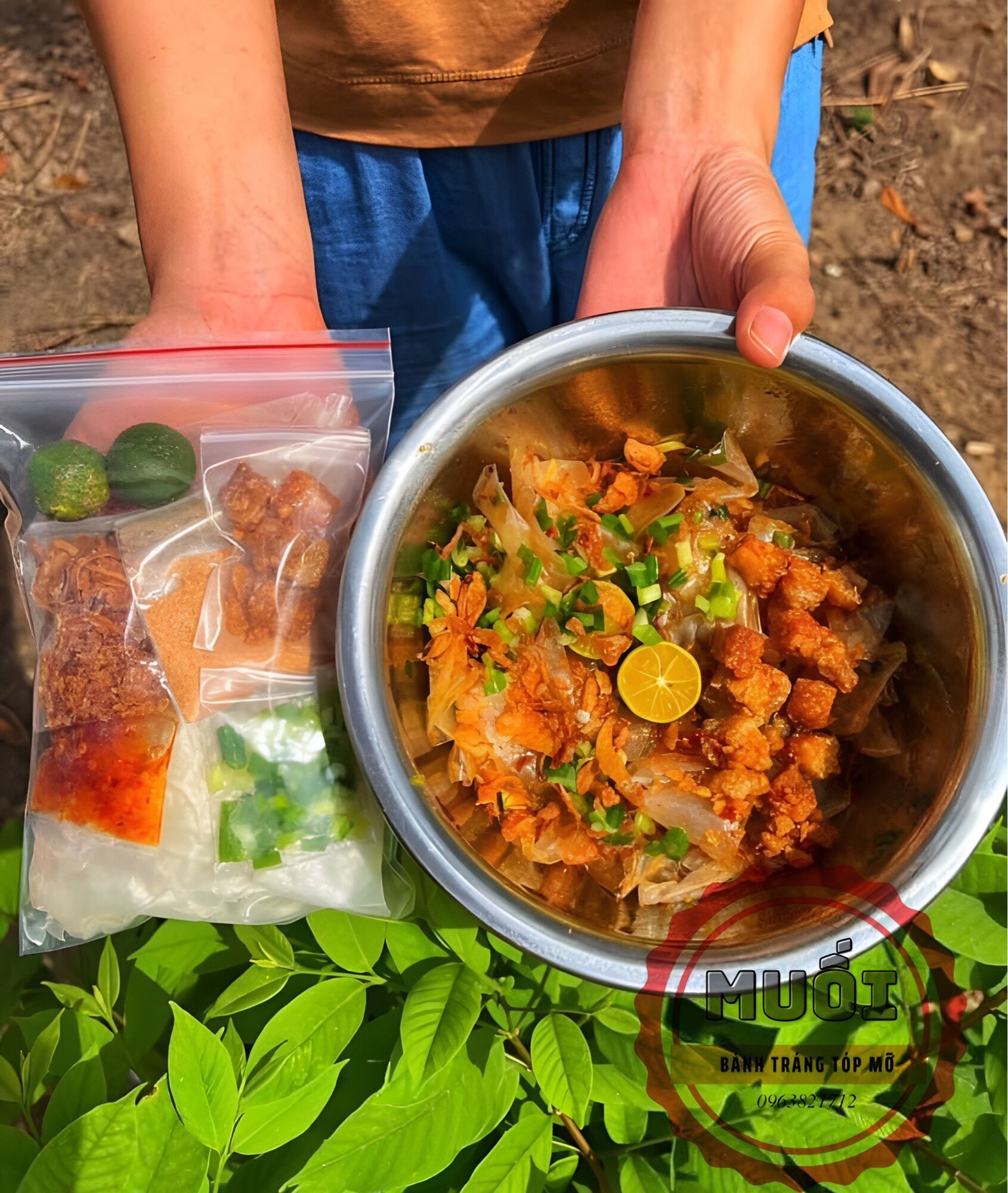 Bánh tráng phơi sương tóp mỡ