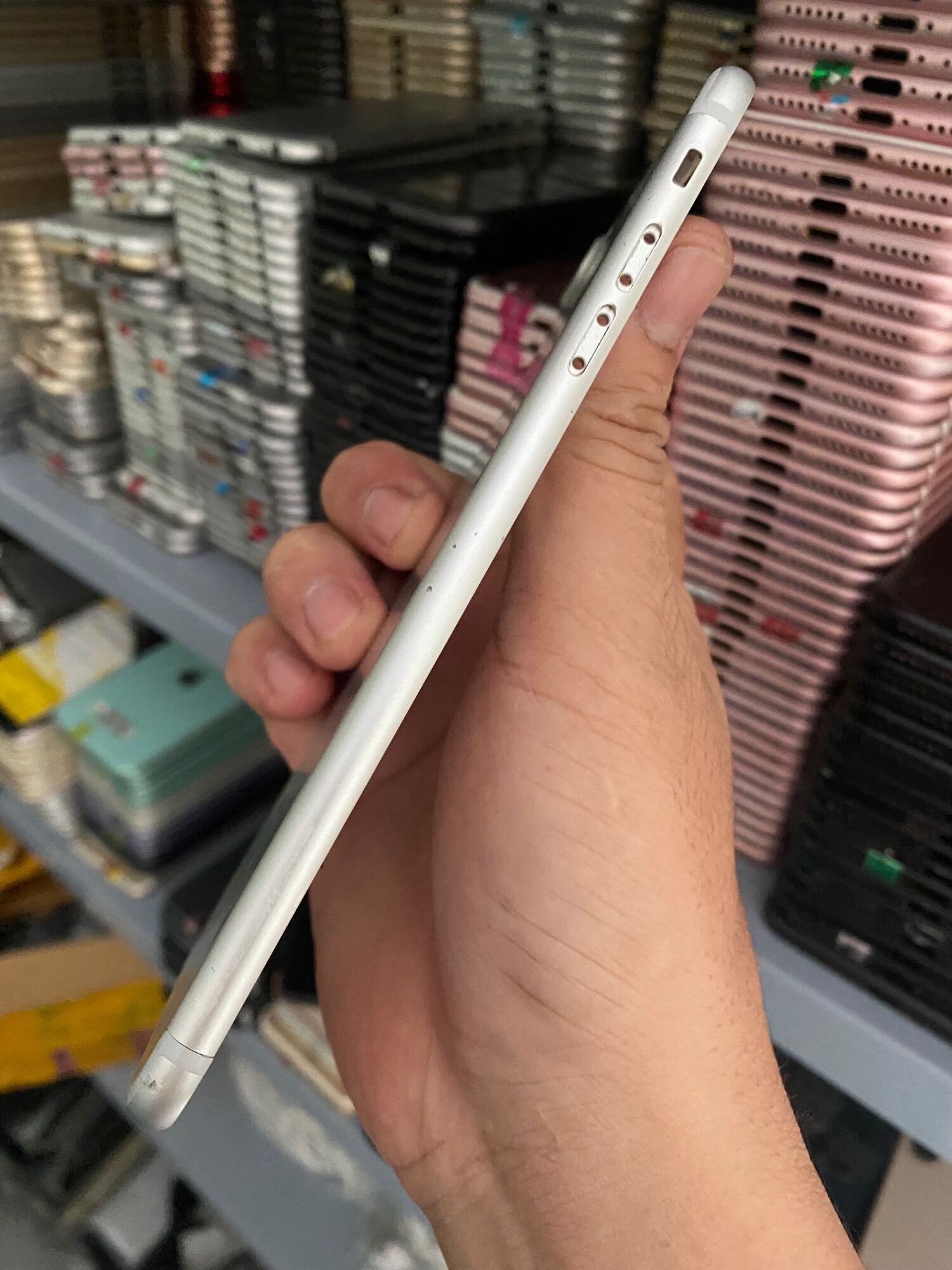 Vỏ 7plus zin bốc máy rất đẹp 90-95%