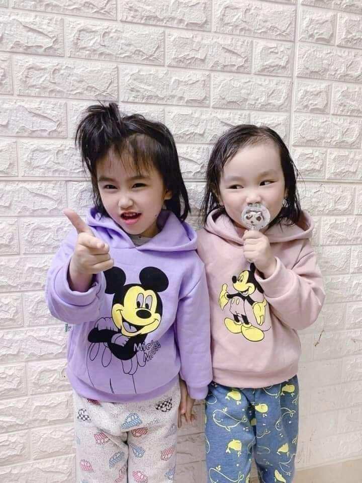 áo nỉ micky màu cho cả bé trai bé gáu