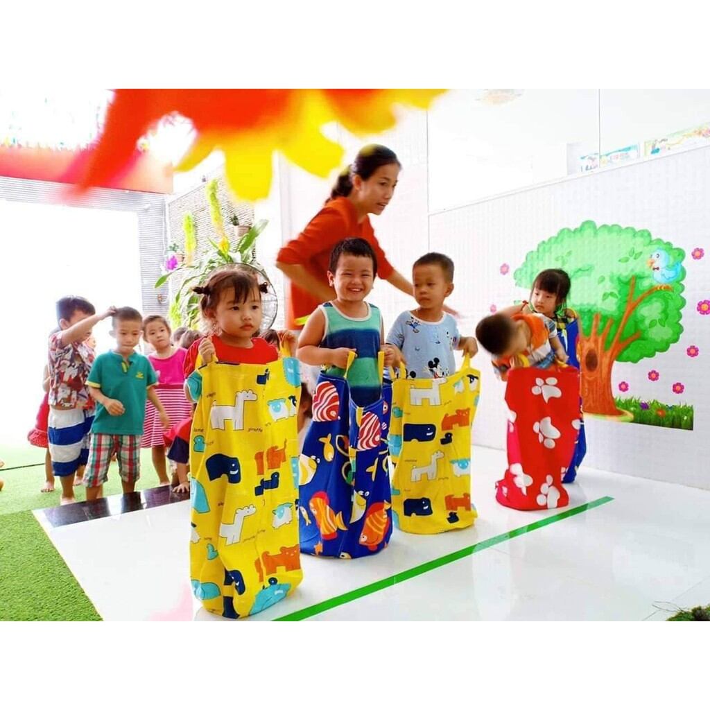 trò chơi nhảy bao bố kt 50x70