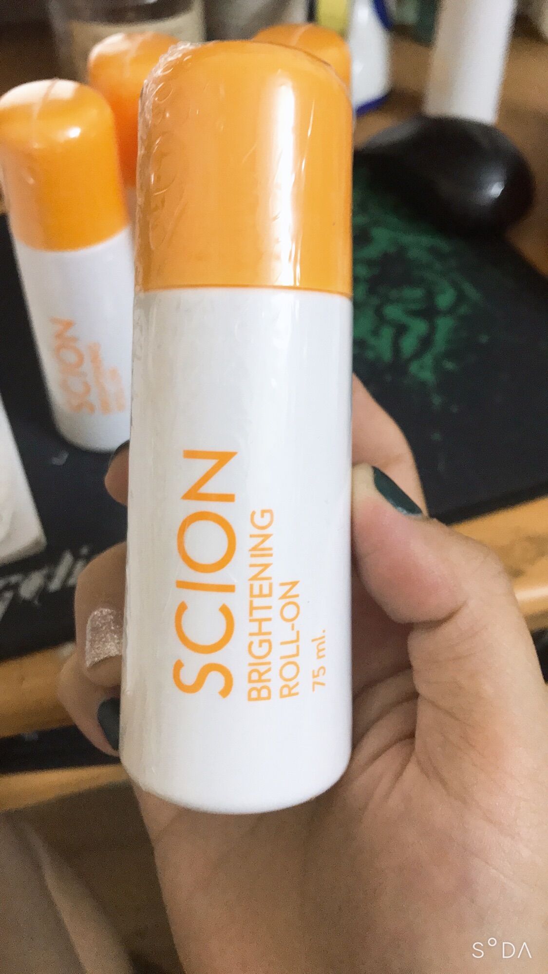 Lăn khử mùi Scion Nuskin mẫu mới 75ml