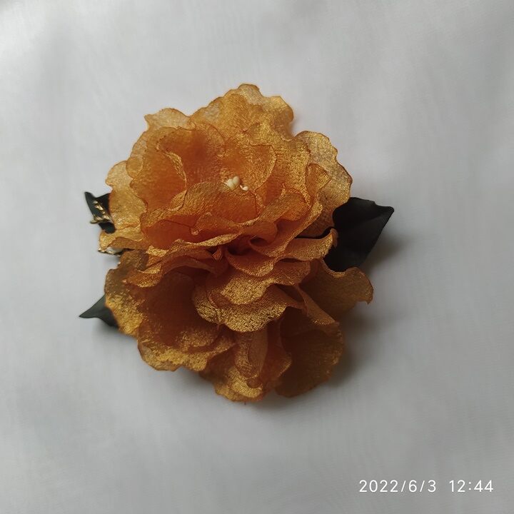Hoa cài áo handmade Canto màu vàng
