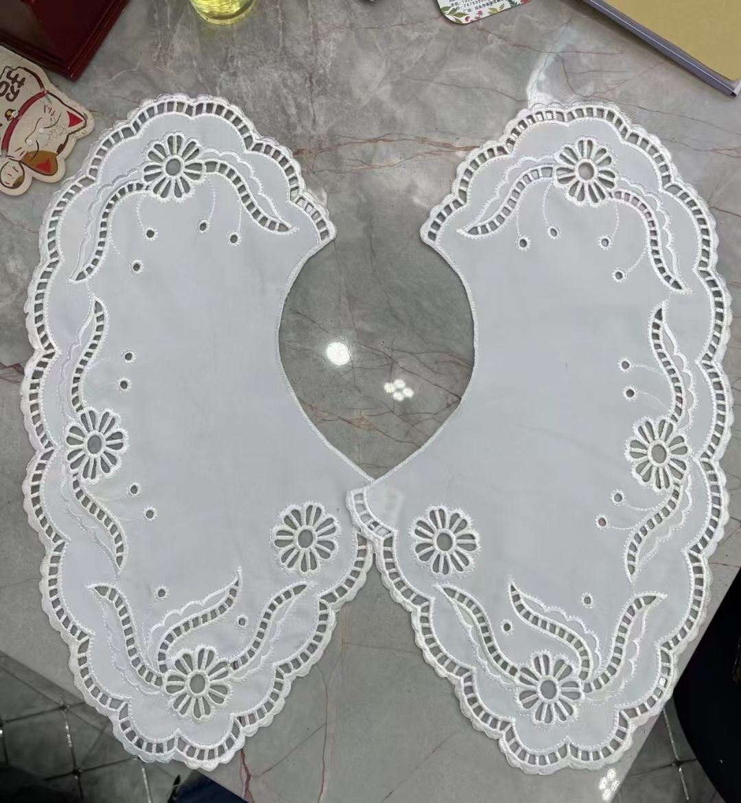 Cổ kate thêu bản to 2 lá vải ghép may vá