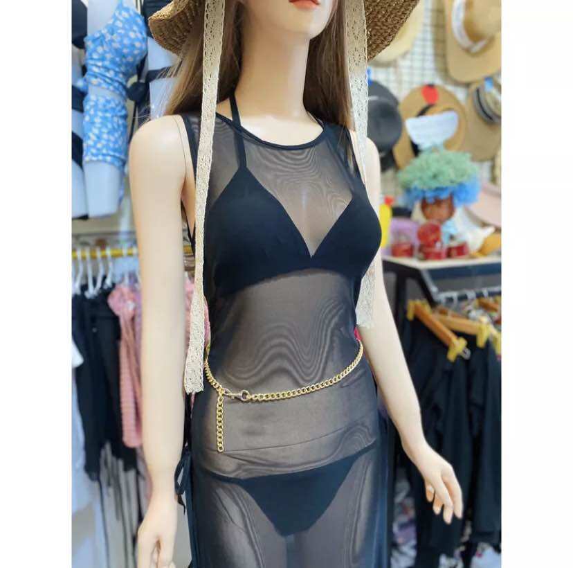 Áo lưới dài xẻ tà phối cùng bikini
