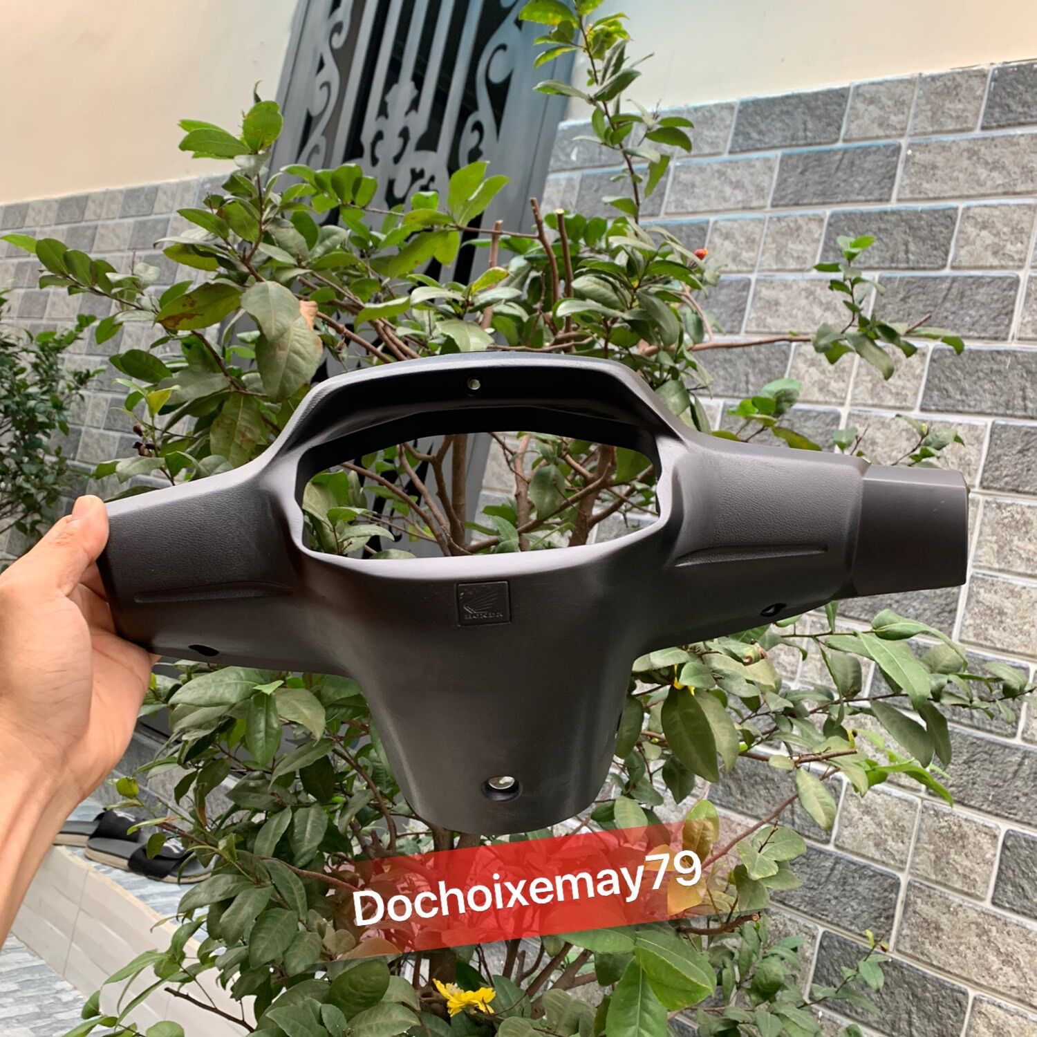 Bợ cổ wave nhỏ chế đồng hồ điện tử Ducati