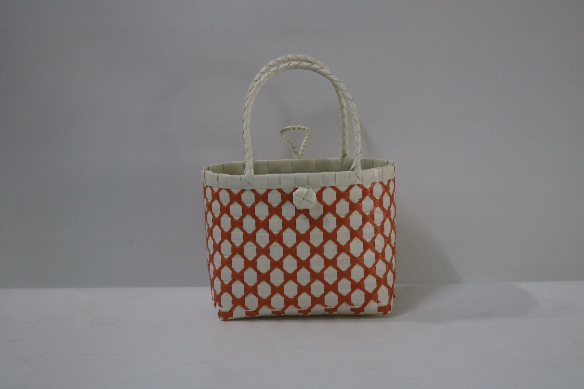 giỏ đan tay lưới size 26 x 13 x 23 cm
