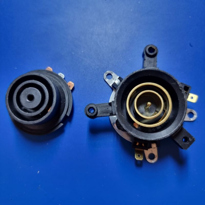 1 bộ Chân Đế Và Chân Ấm Siêu Tốc