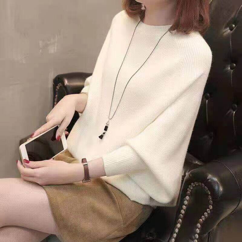 Áo Cánh Dơi Phong Cách Lười Áo Len Rộng Rãi Áo Chui Đầu Cổ Tròn Mẫu Mới 2023 Thu Đông Cho Nữ Áo Dệt Kim Mặc Trong Sành Điệu