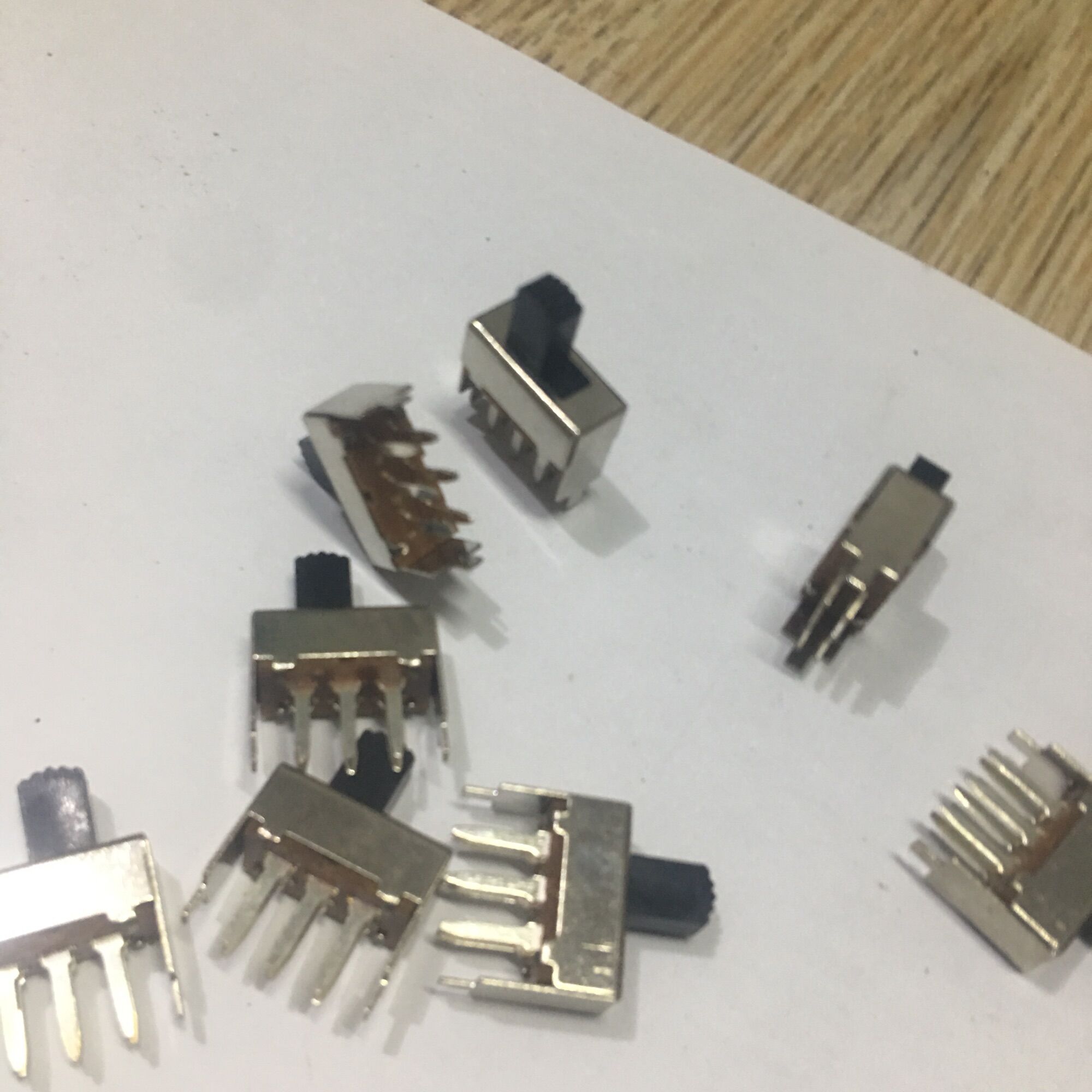 2 Công tắc mini 2 chế độ tất/mở /6 chân