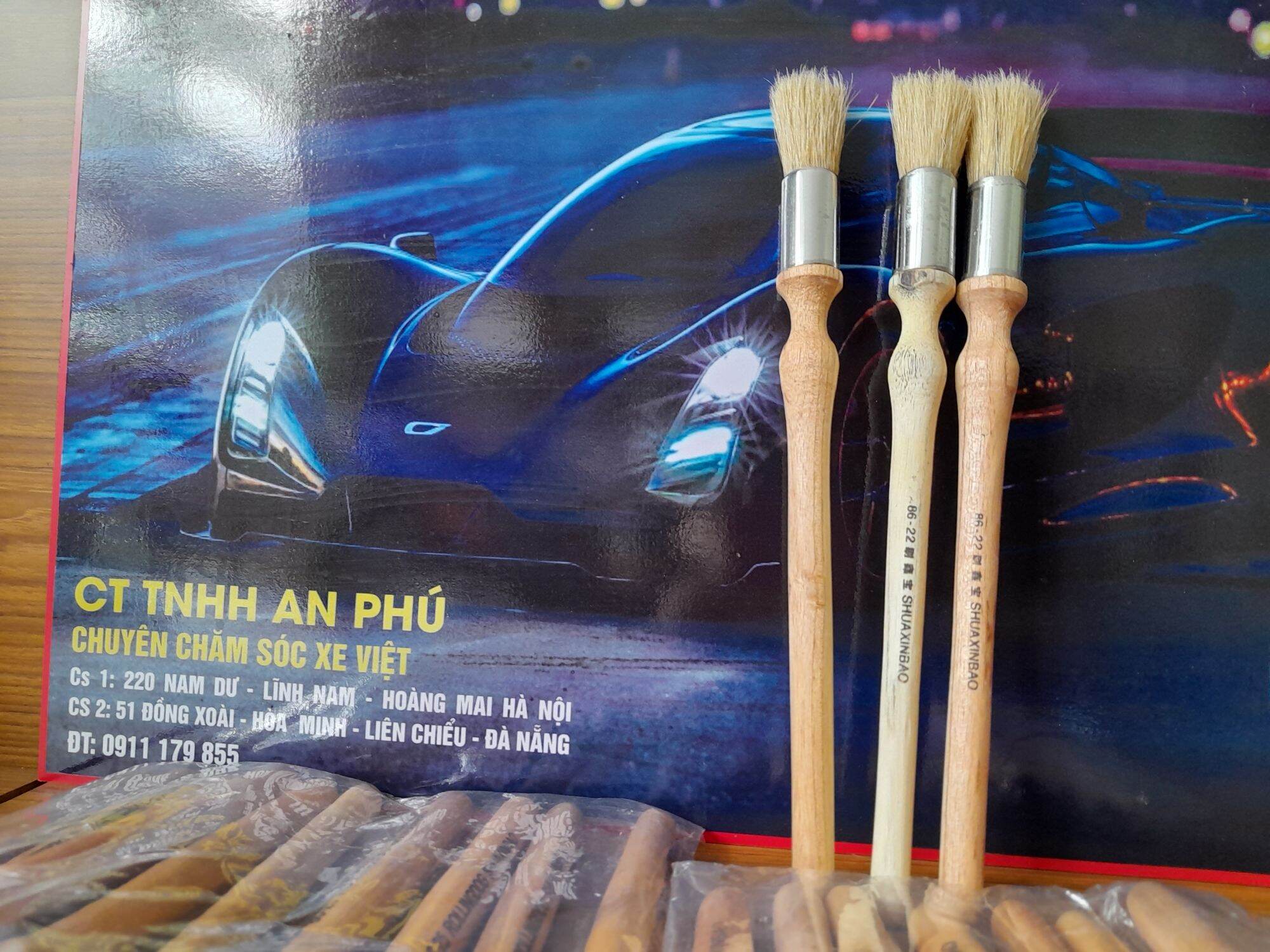 Cọ vệ sinh cán gỗ lông heo