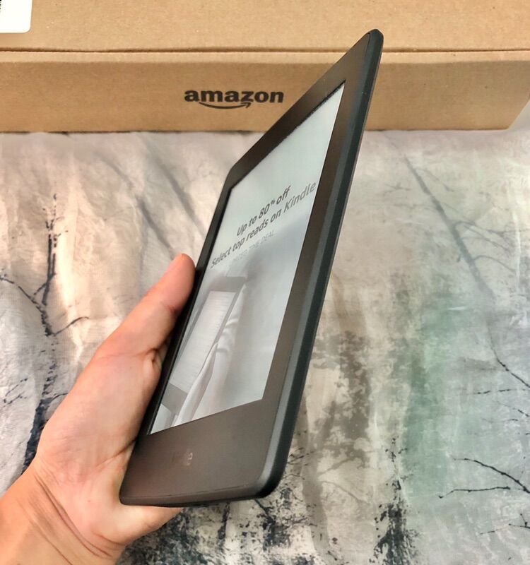 Máy đọc sách Kindle Ppw3, 4GB, new 98%, 99%( đen- trắng)
