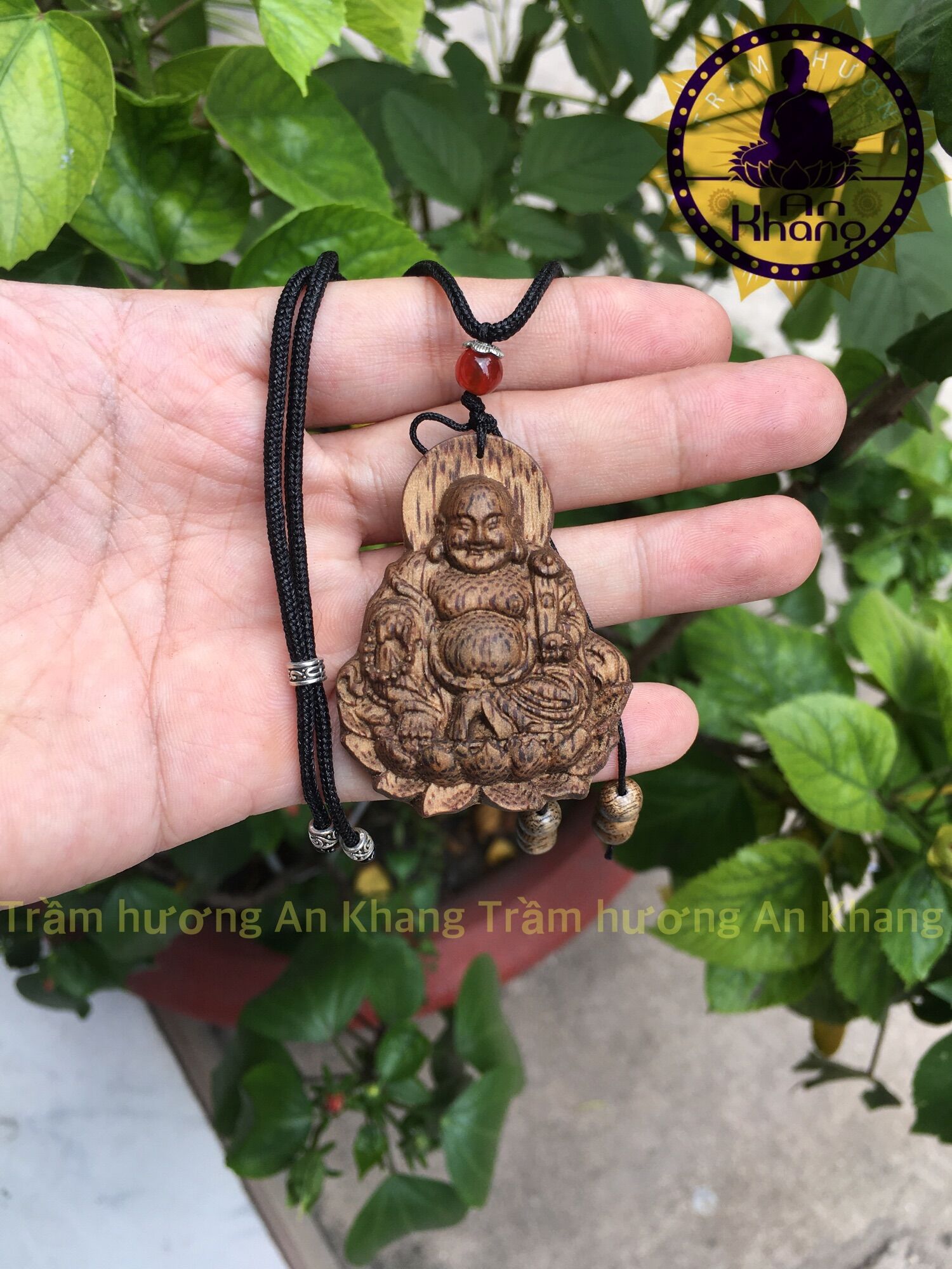 Dây chuyền trầm hương tốc tự nhiên.