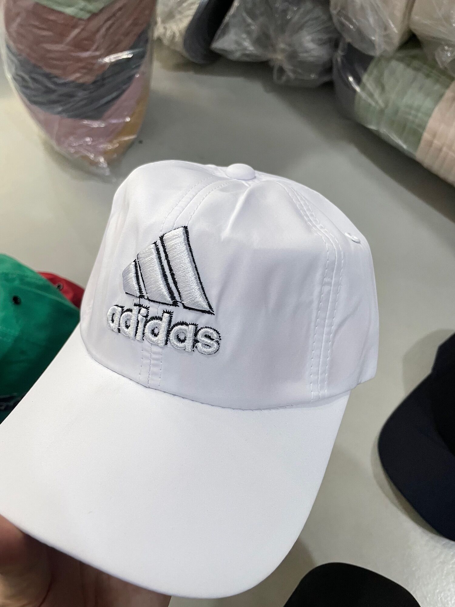 Mũ lưỡi trai chất liệu Dù thêu AdidasSs