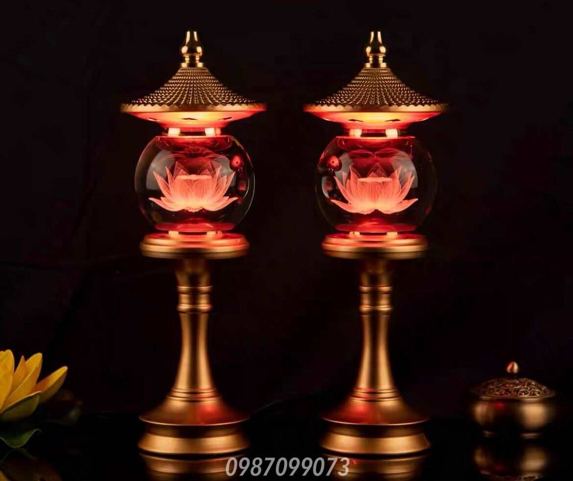 MỘT ĐÔI ĐÈN THỜ THÁP CẦU PHA LÊ KHẮC HOA SEN CAO CẤP