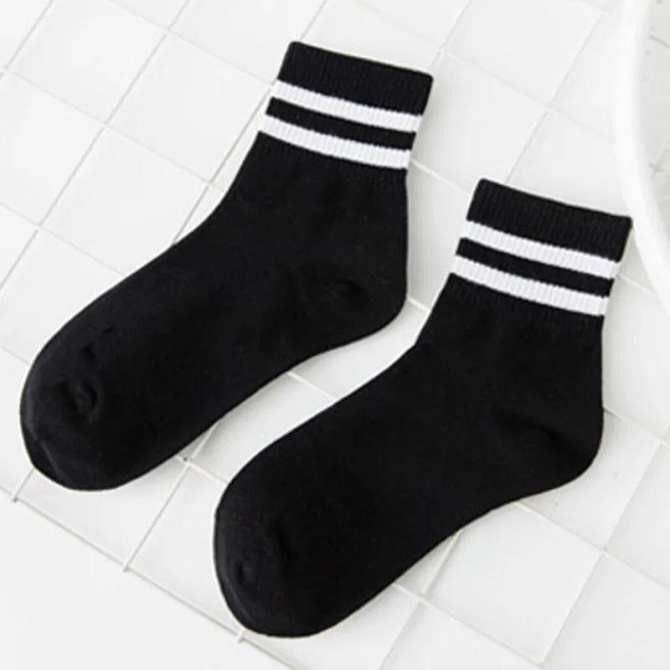 Vớ tất nữ Hàn Quốc sọc