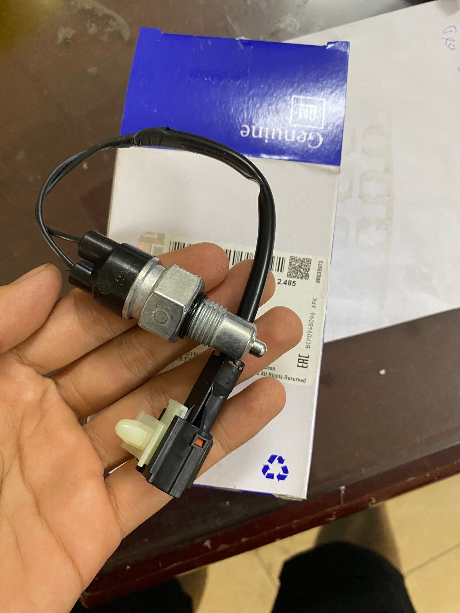 Công tắc đèn lùi matiz spark gm:95216947