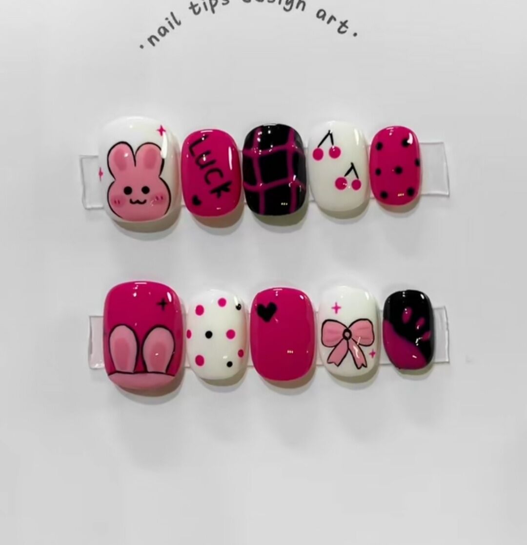 Nailbox thiết kế màu hồng , móng ngắn hoạt hình dễ thương