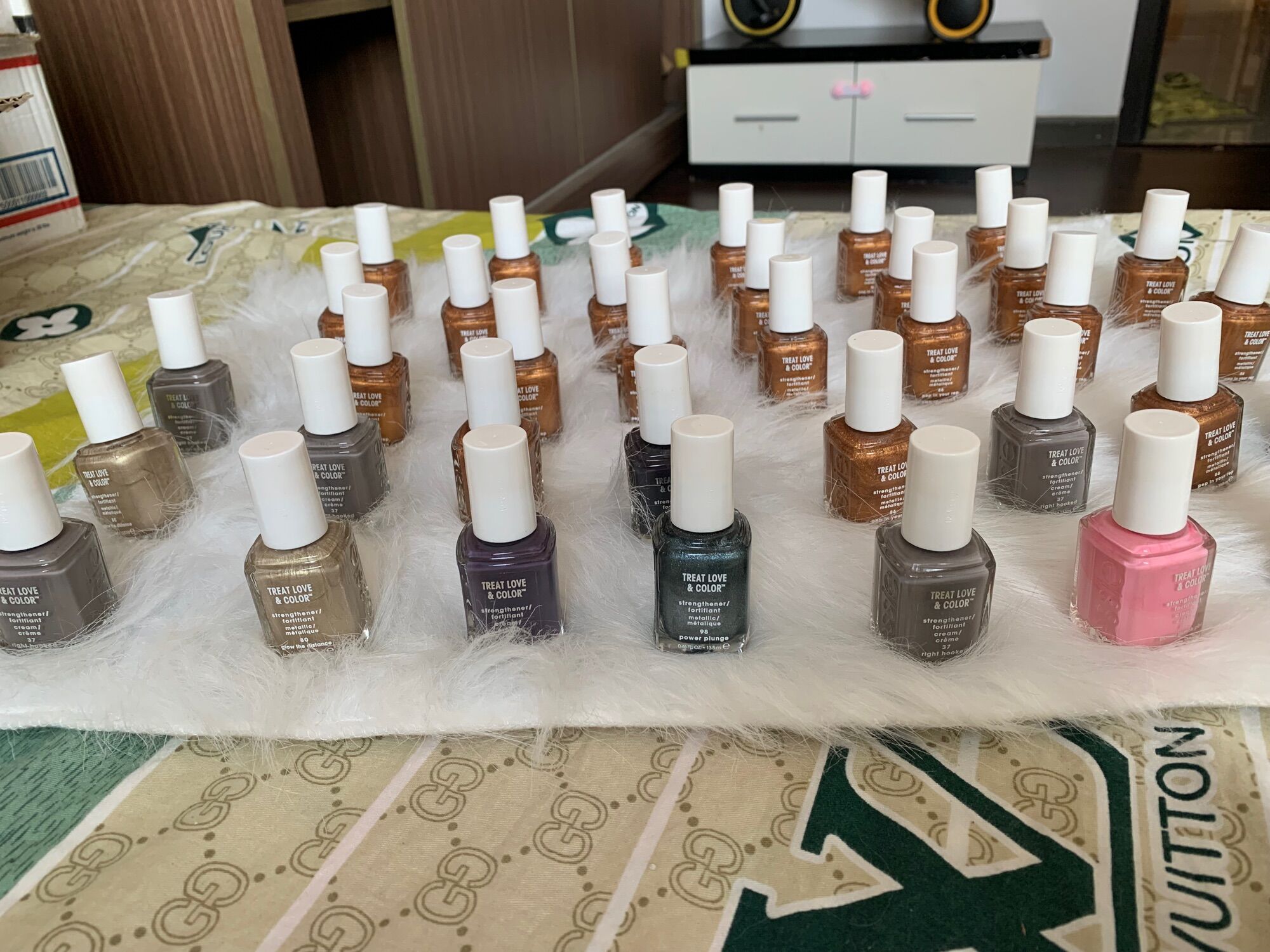 (Mua 2 tặng 1) Sơn móng tay bền màu ESSIE Treat love & color - USA