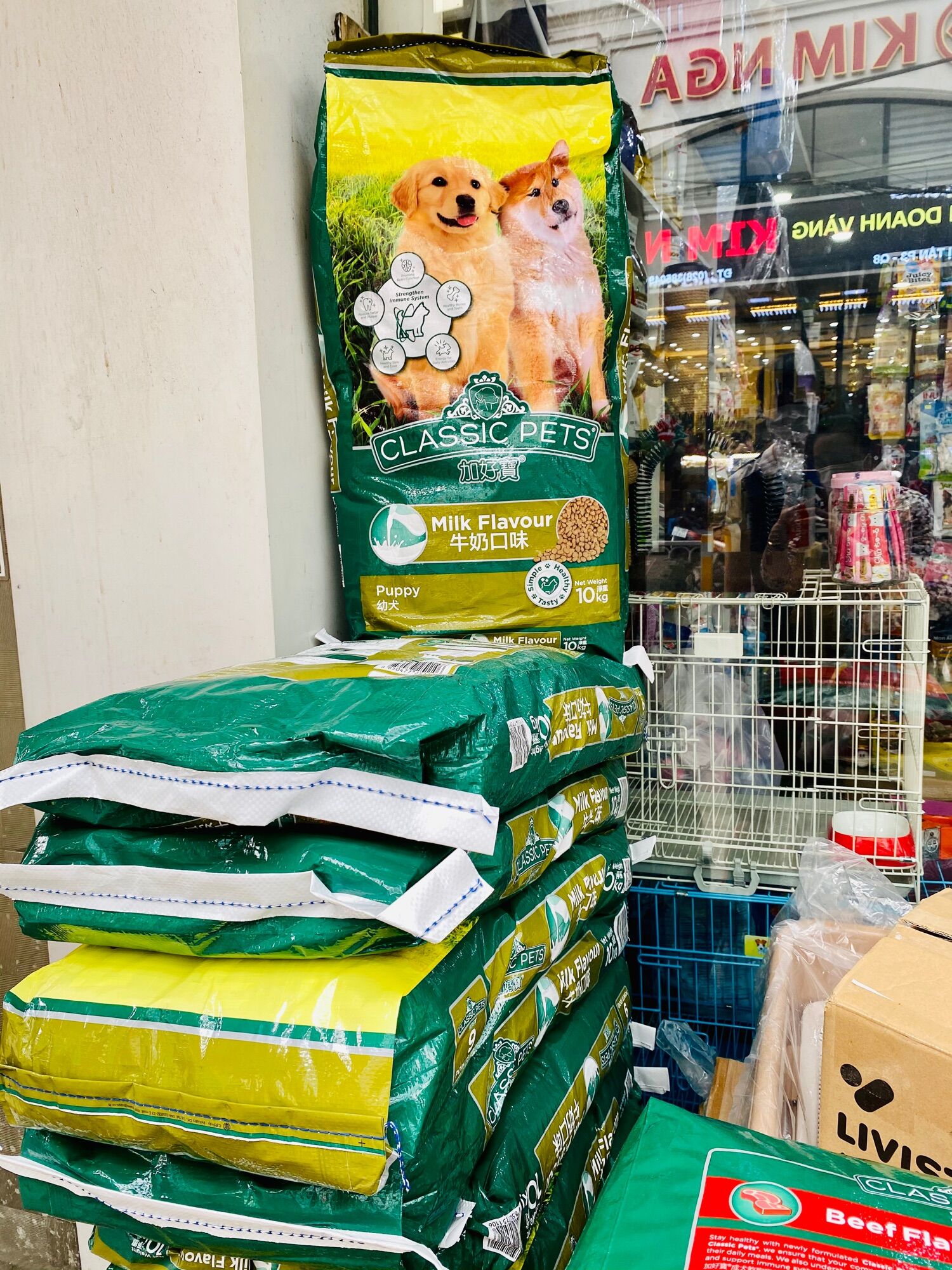 Thức ăn hạt khô cho chó con Classic bao 10kg ( có 25 gói 400g)