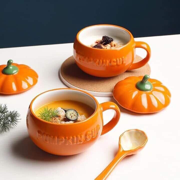 Bát sứ hình bí ngô có nắp kèm thìa
