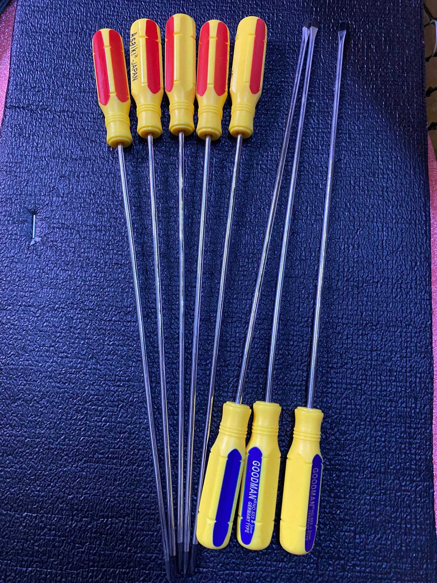 Tô vít 2 và 4 cạnh 3 mm dài 20 cm giá2 chiếc