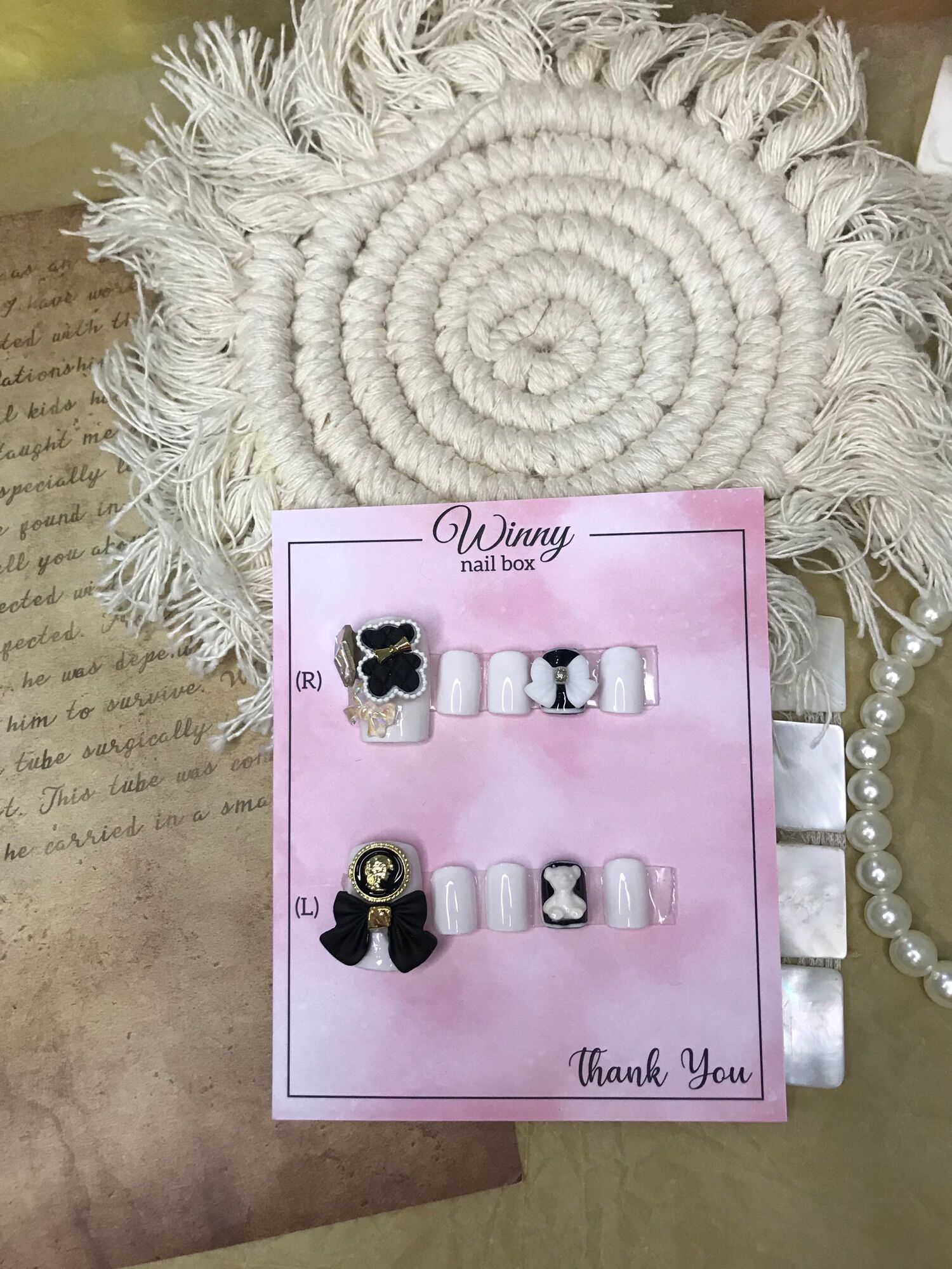 Nailbox móng up móng giả chân trắng đen nơ to